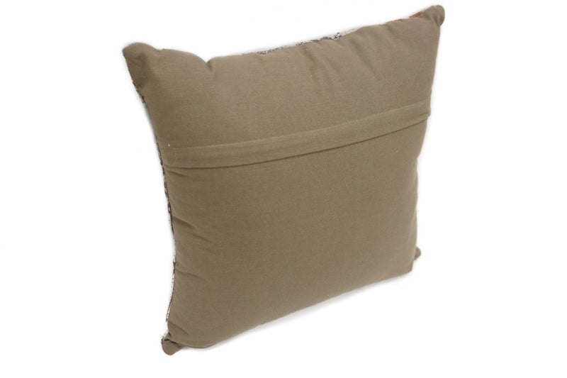Vinyard Designer Throw Pillow